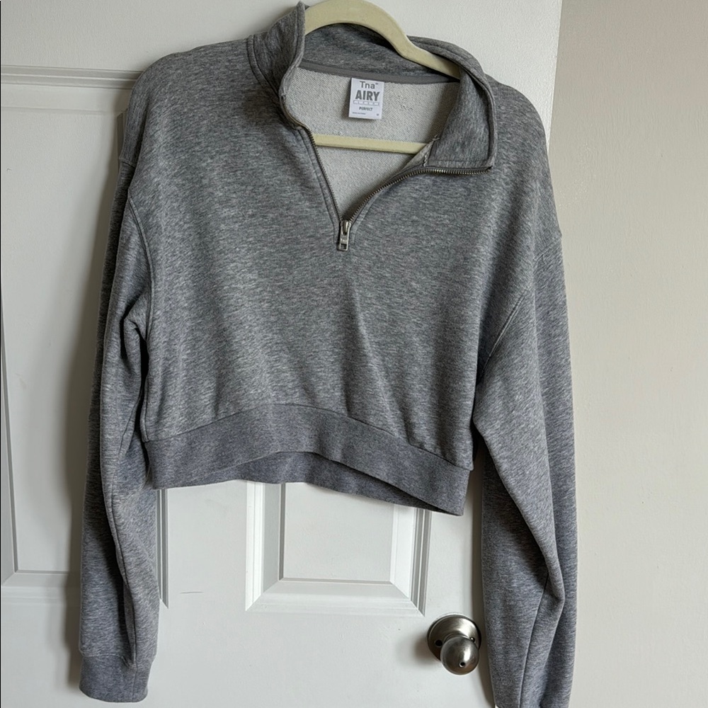 Aritzia Women's Gray Quarter-Zip Cropped Pullover